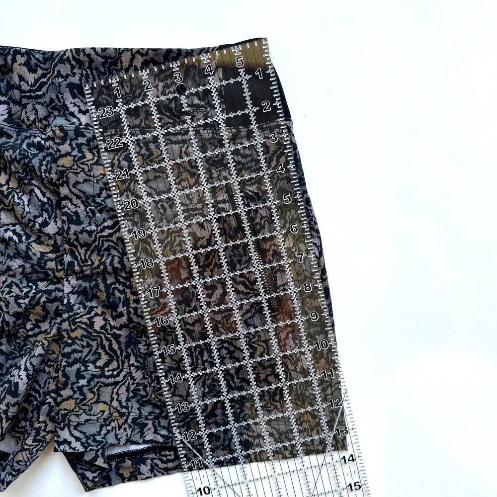 Athleta Trekkie Shorts Women's Abstract Printed-Zip Pocket-Elastic Waist-Sze 2/S